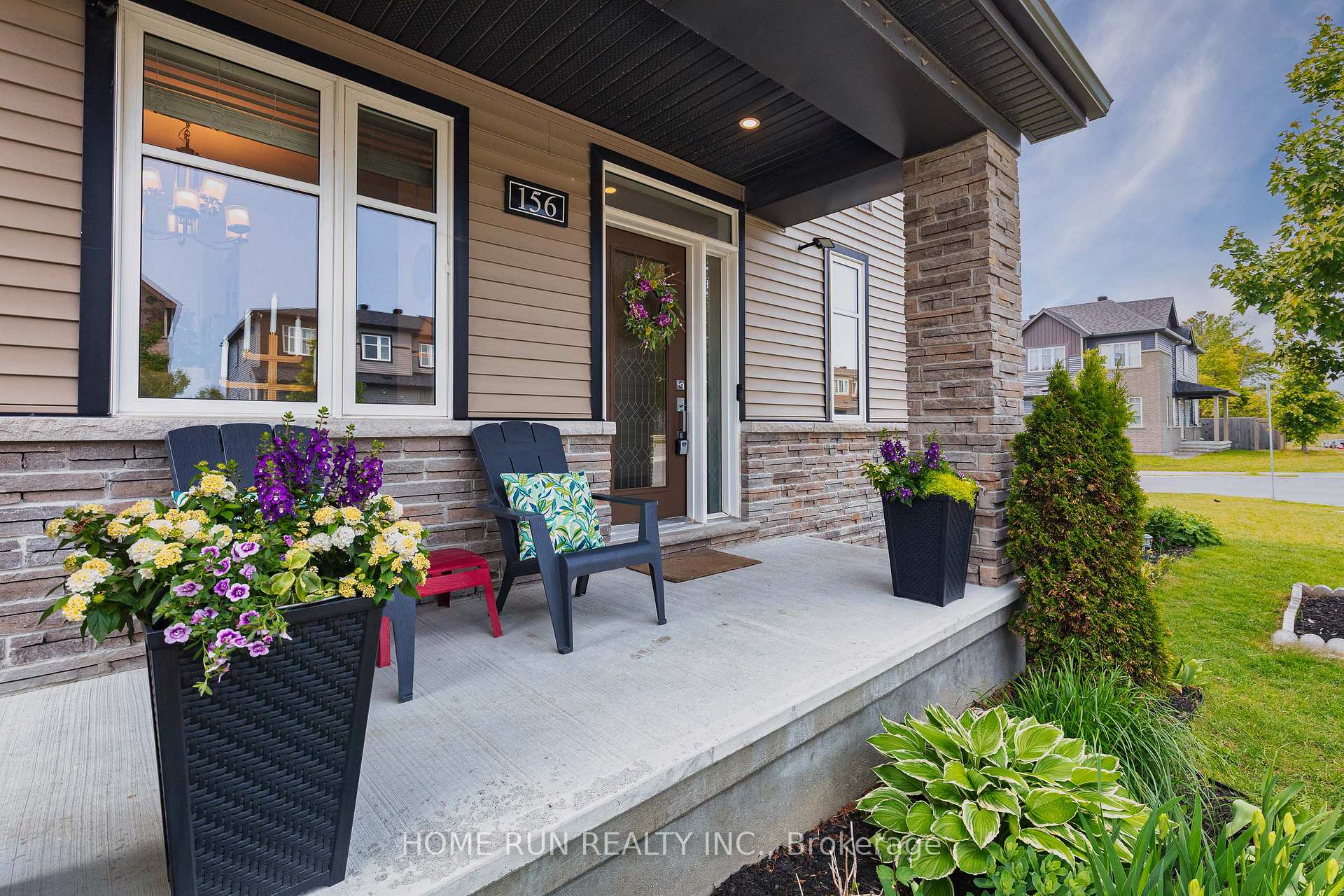 Photo 5 of 156 Bending Way, Ottawa, Barrhaven - Hearts Desire — HOMEH