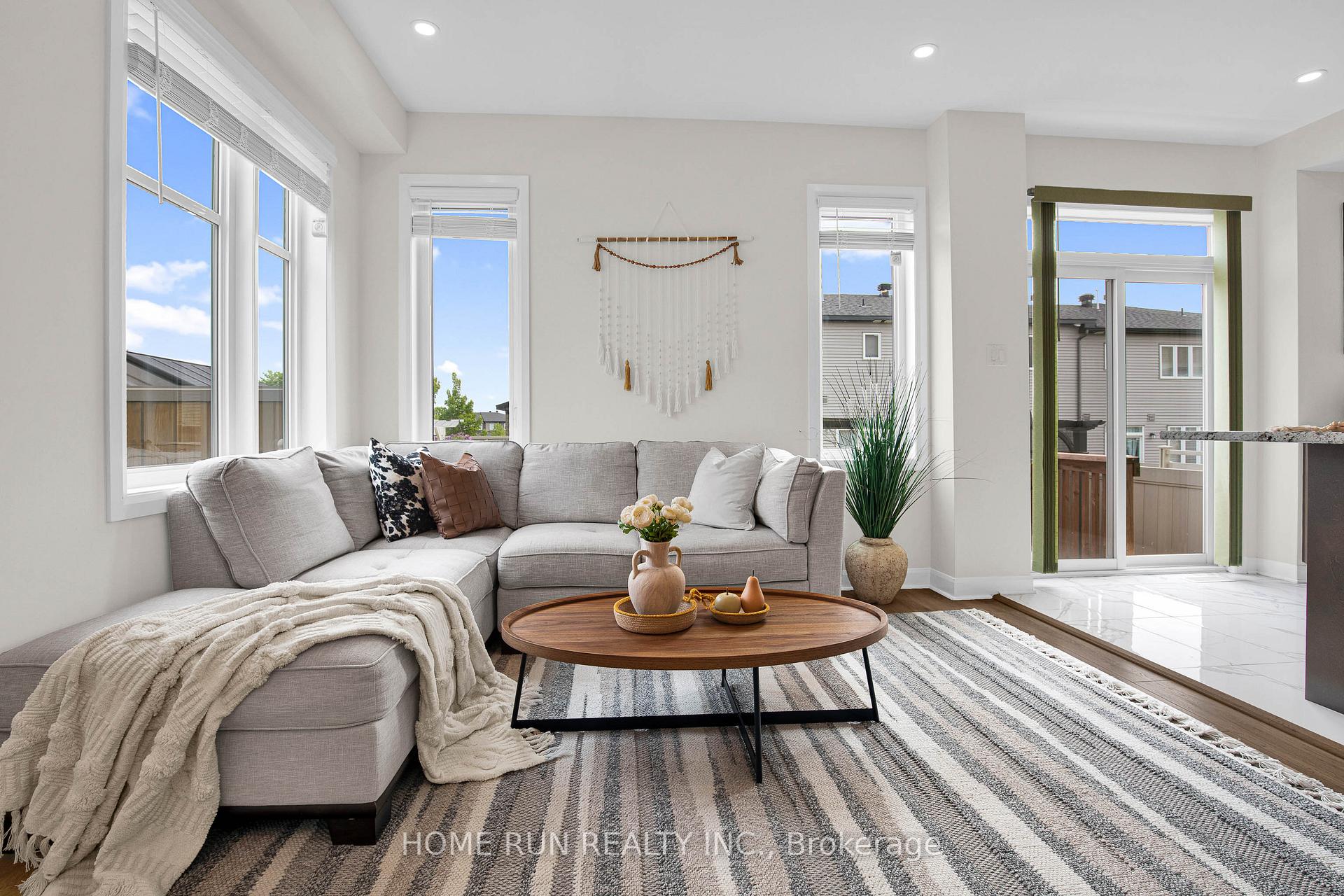 Photo 13 of 156 Bending Way, Ottawa, Barrhaven - Hearts Desire — HOMEH