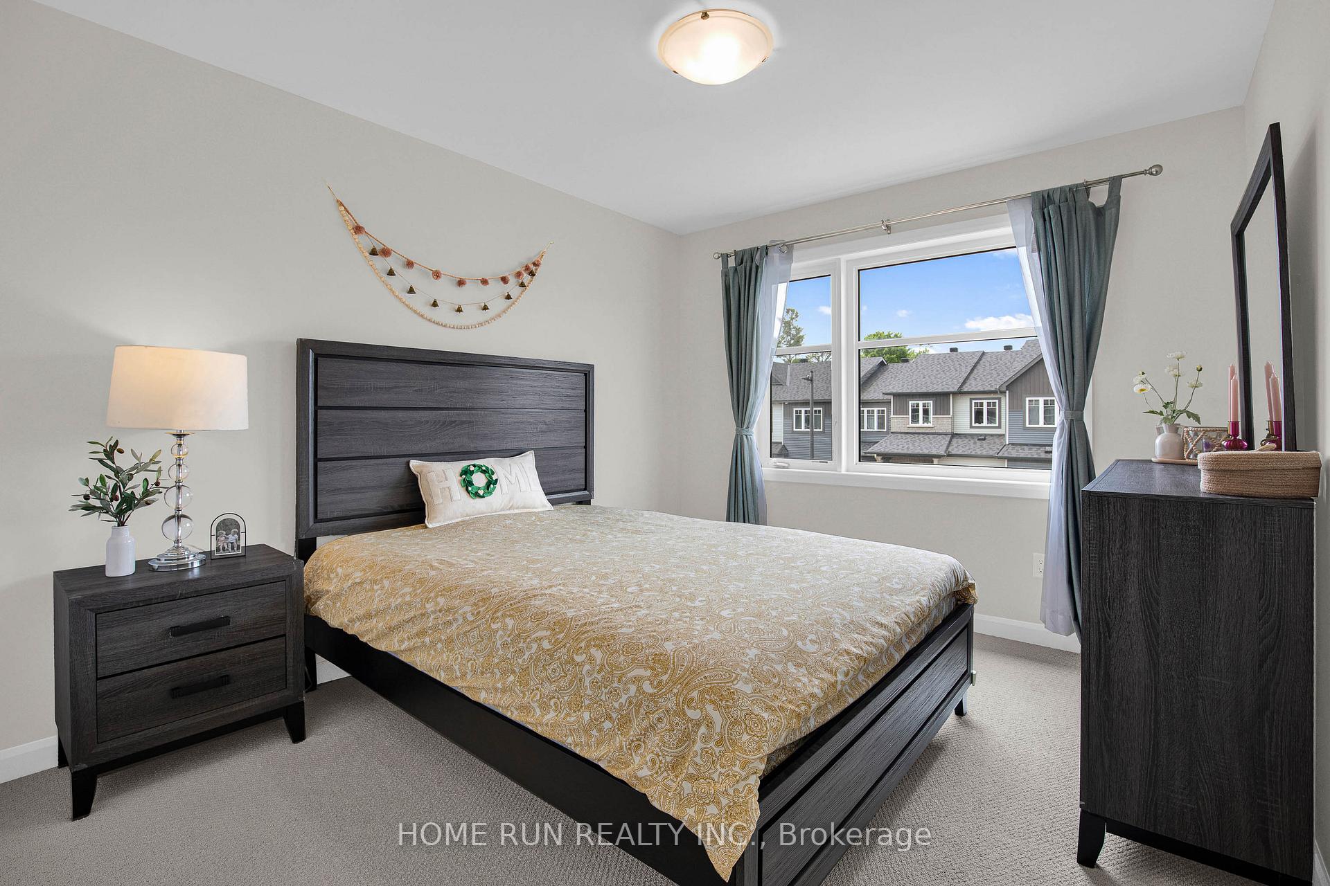 Photo 28 of 156 Bending Way, Ottawa, Barrhaven - Hearts Desire — HOMEH