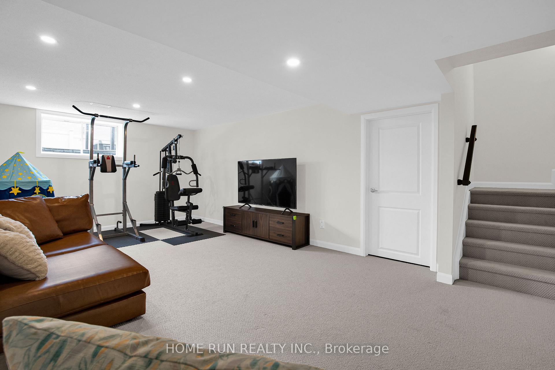 Photo 34 of 156 Bending Way, Ottawa, Barrhaven - Hearts Desire — HOMEH