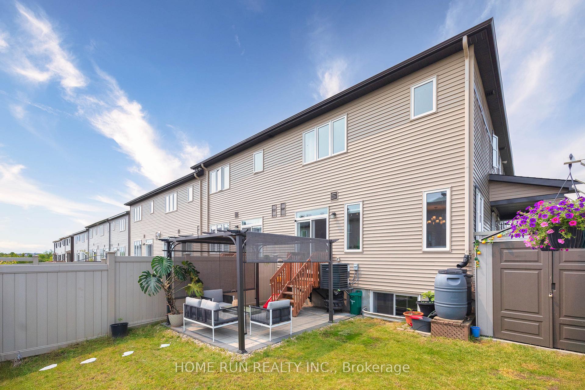 Photo 38 of 156 Bending Way, Ottawa, Barrhaven - Hearts Desire — HOMEH