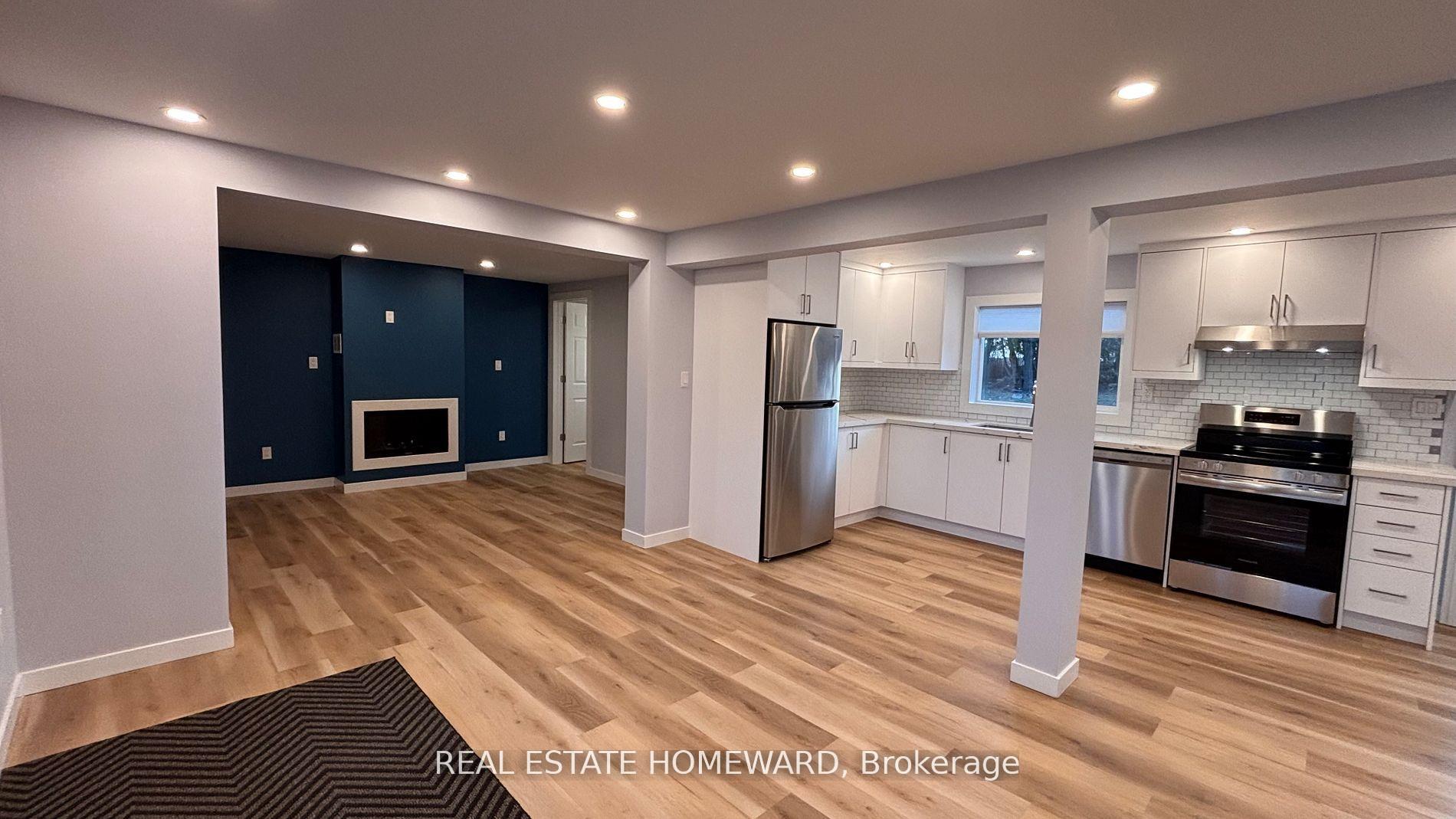 Photo 3 of 950 Yonge Street, Barrie, Rural Barrie Southeast — HOMEH