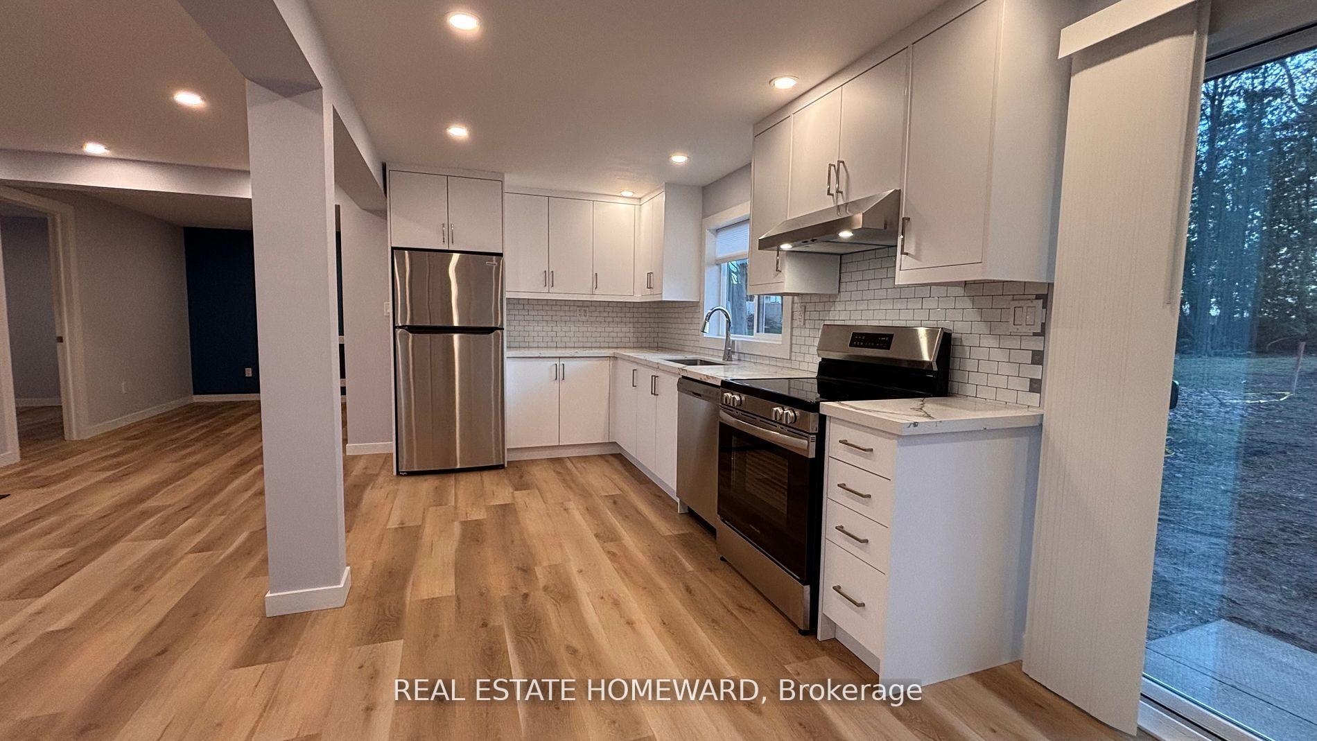 Photo 4 of 950 Yonge Street, Barrie, Rural Barrie Southeast — HOMEH