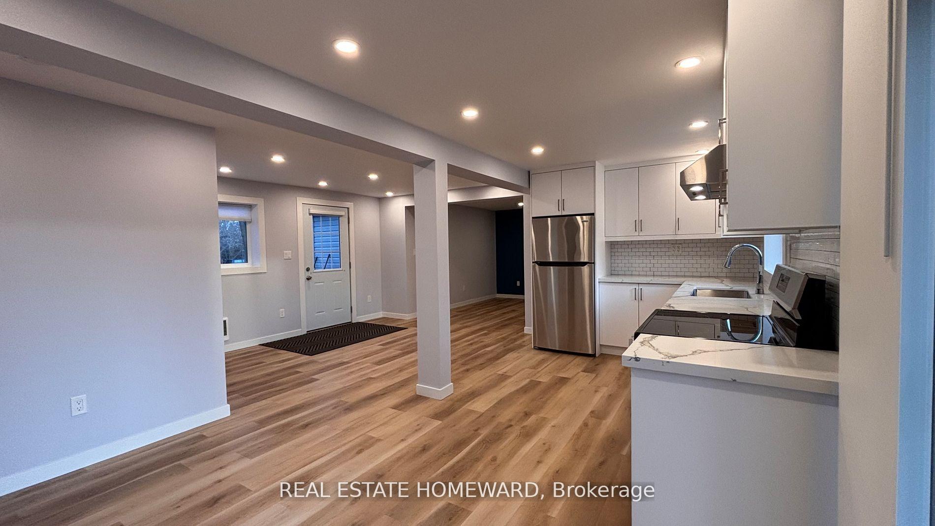 Photo 6 of 950 Yonge Street, Barrie, Rural Barrie Southeast — HOMEH