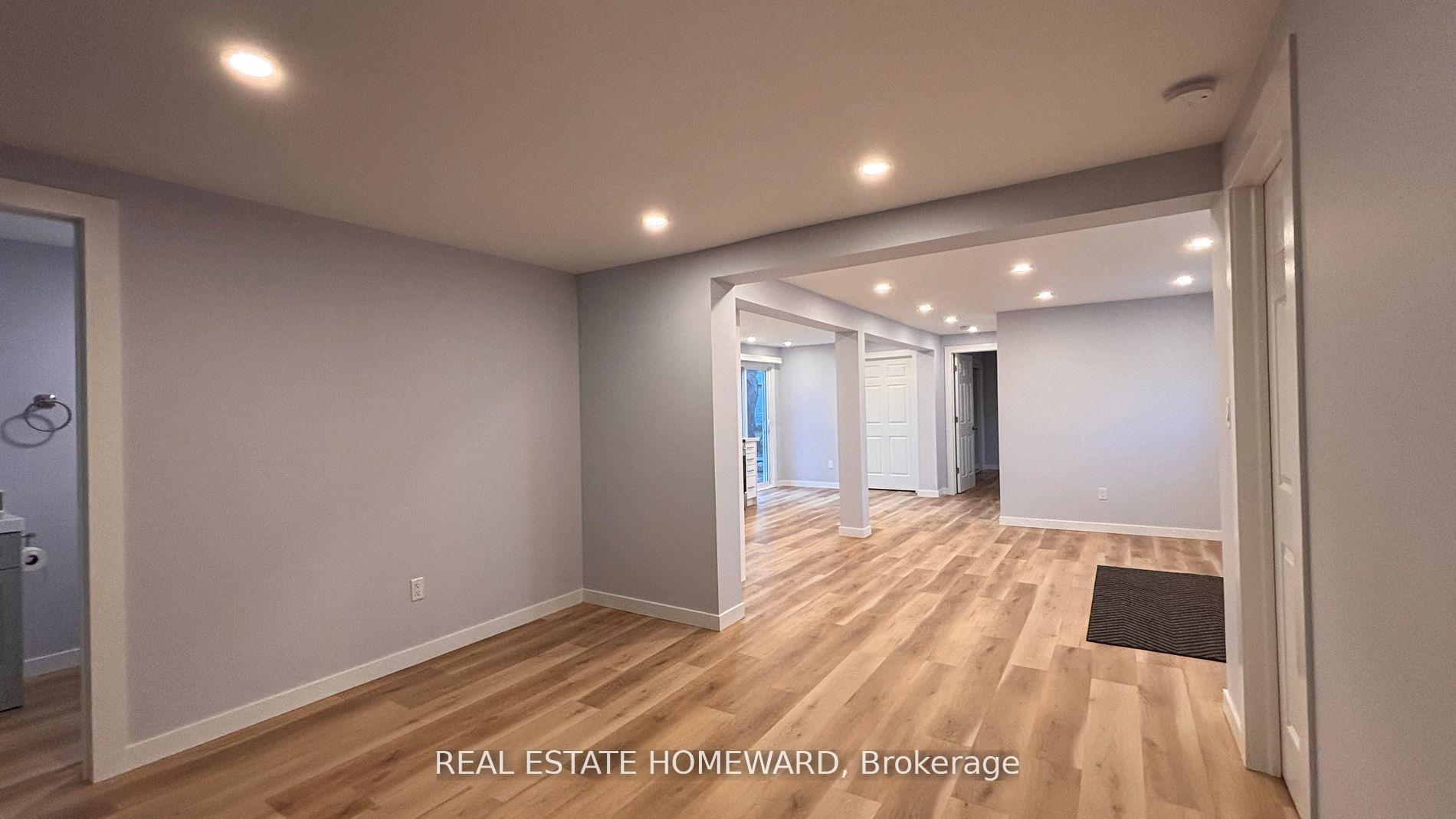 Photo 14 of 950 Yonge Street, Barrie, Rural Barrie Southeast — HOMEH