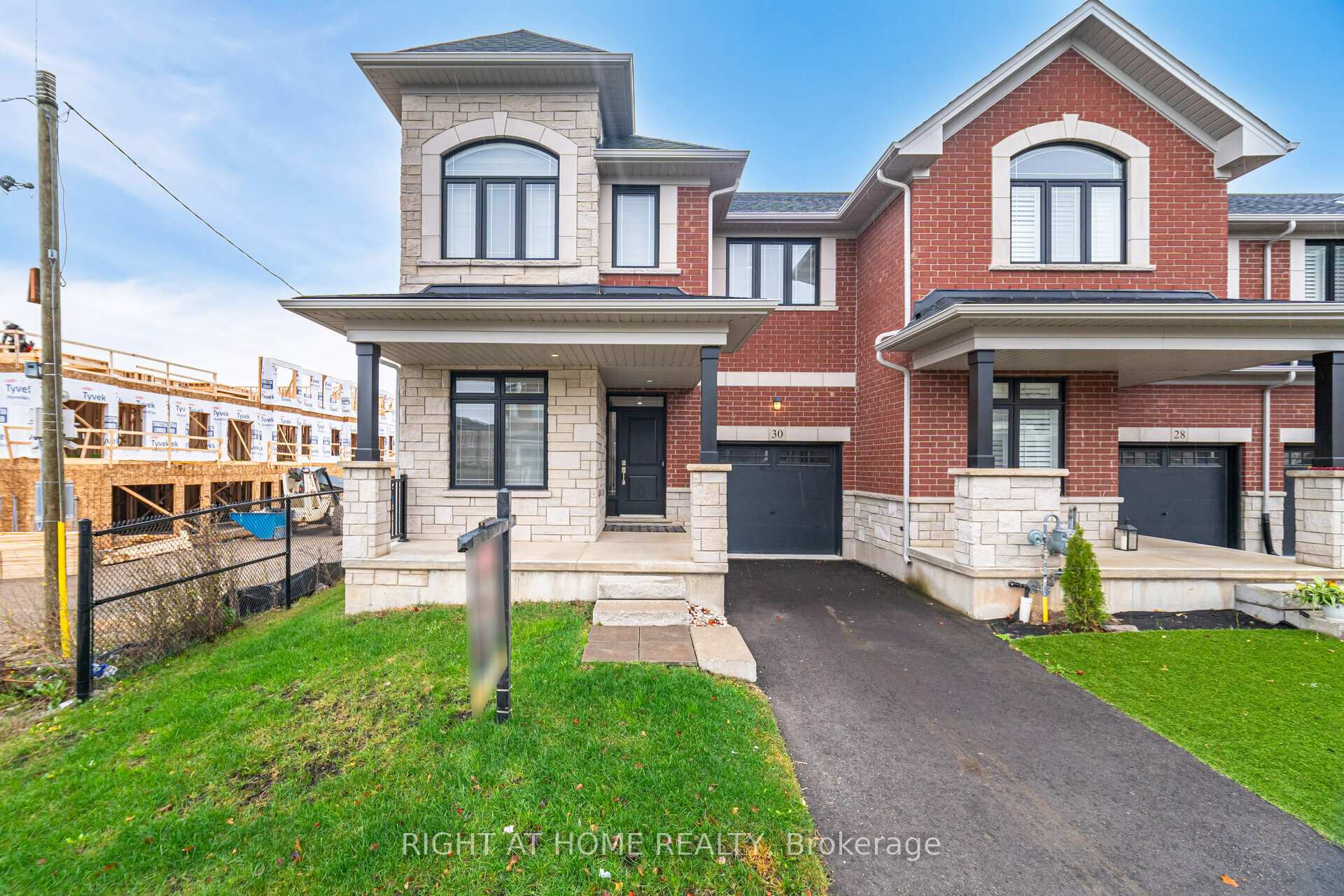Photo 1 of 30 Granite Ridge Trail, Hamilton, Waterdown — HOMEH