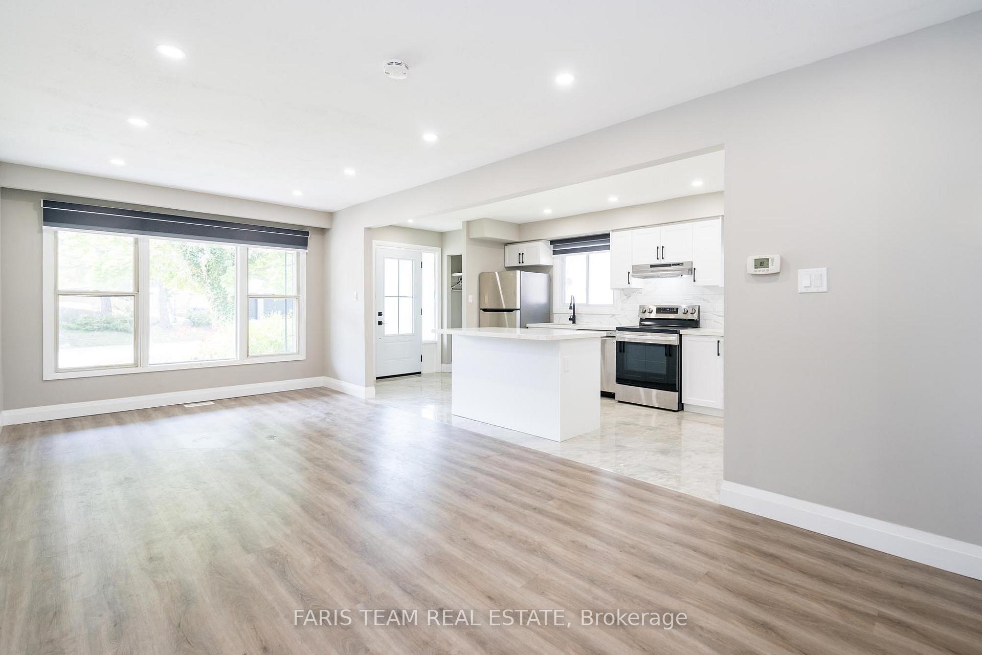 Photo 7 of 78 Gibbard Crescent, Collingwood — HOMEH