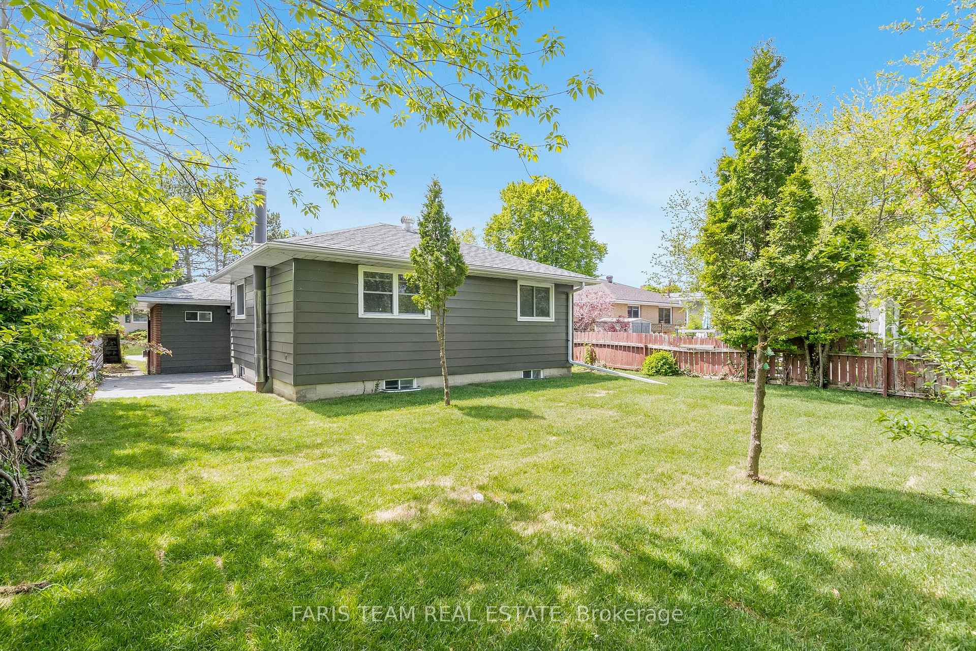 Photo 23 of 78 Gibbard Crescent, Collingwood — HOMEH
