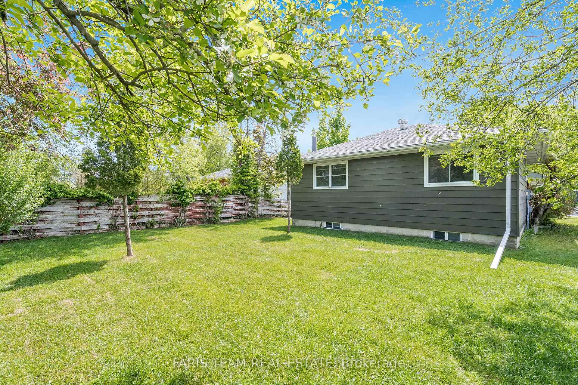 Photo 24 of 78 Gibbard Crescent, Collingwood — HOMEH