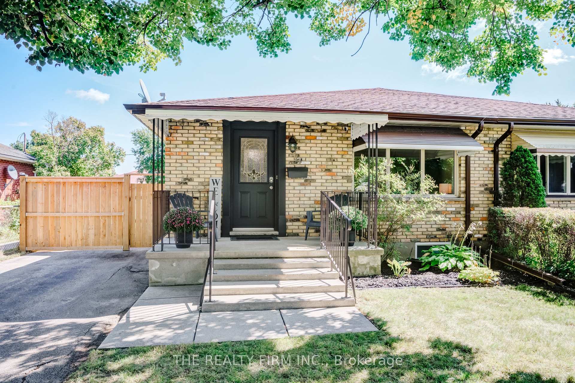 Photo 2 of 209 Highview Drive, St. Thomas — HOMEH