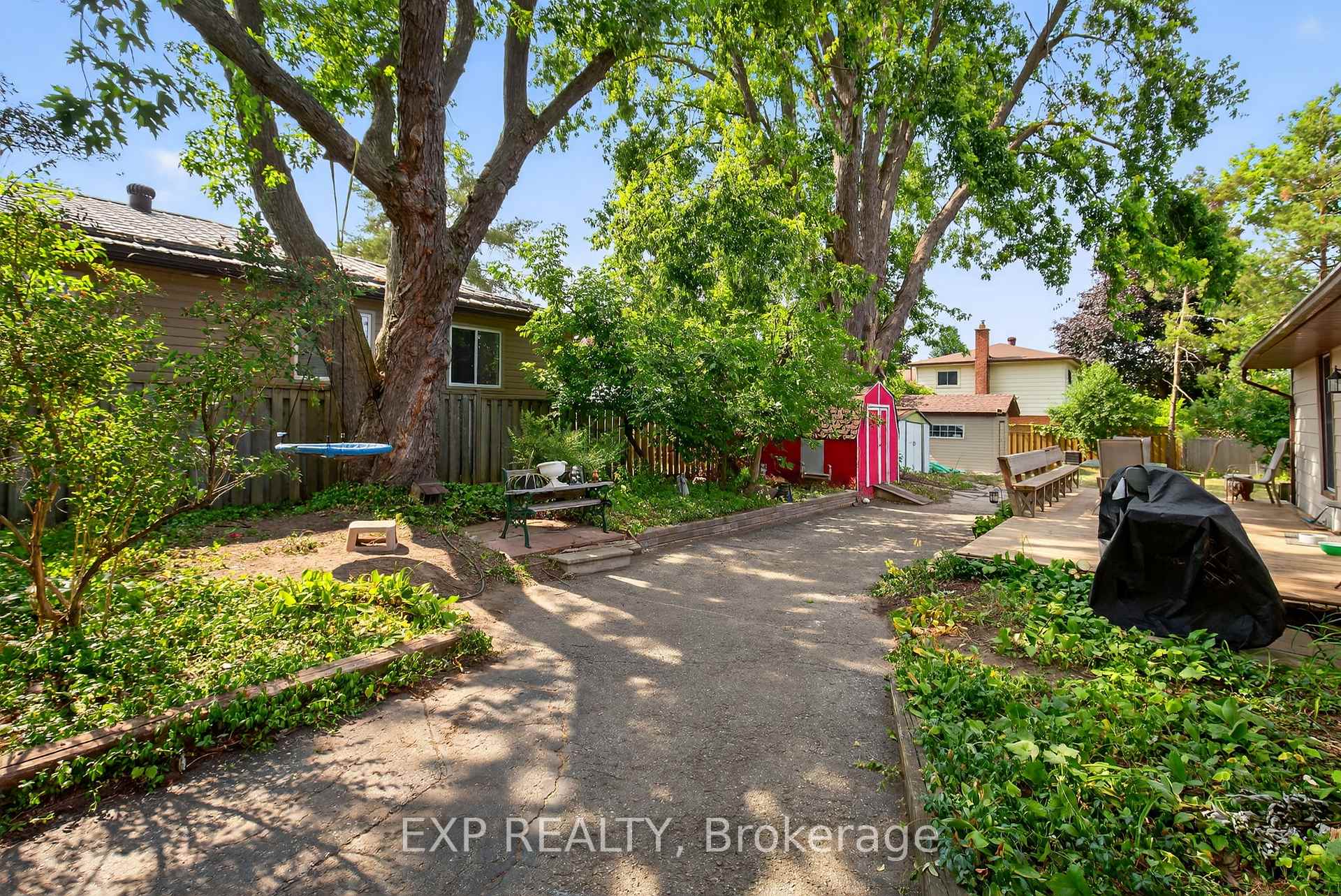 Photo 5 of 192 Little Avenue, Barrie, Allandale Heights — HOMEH
