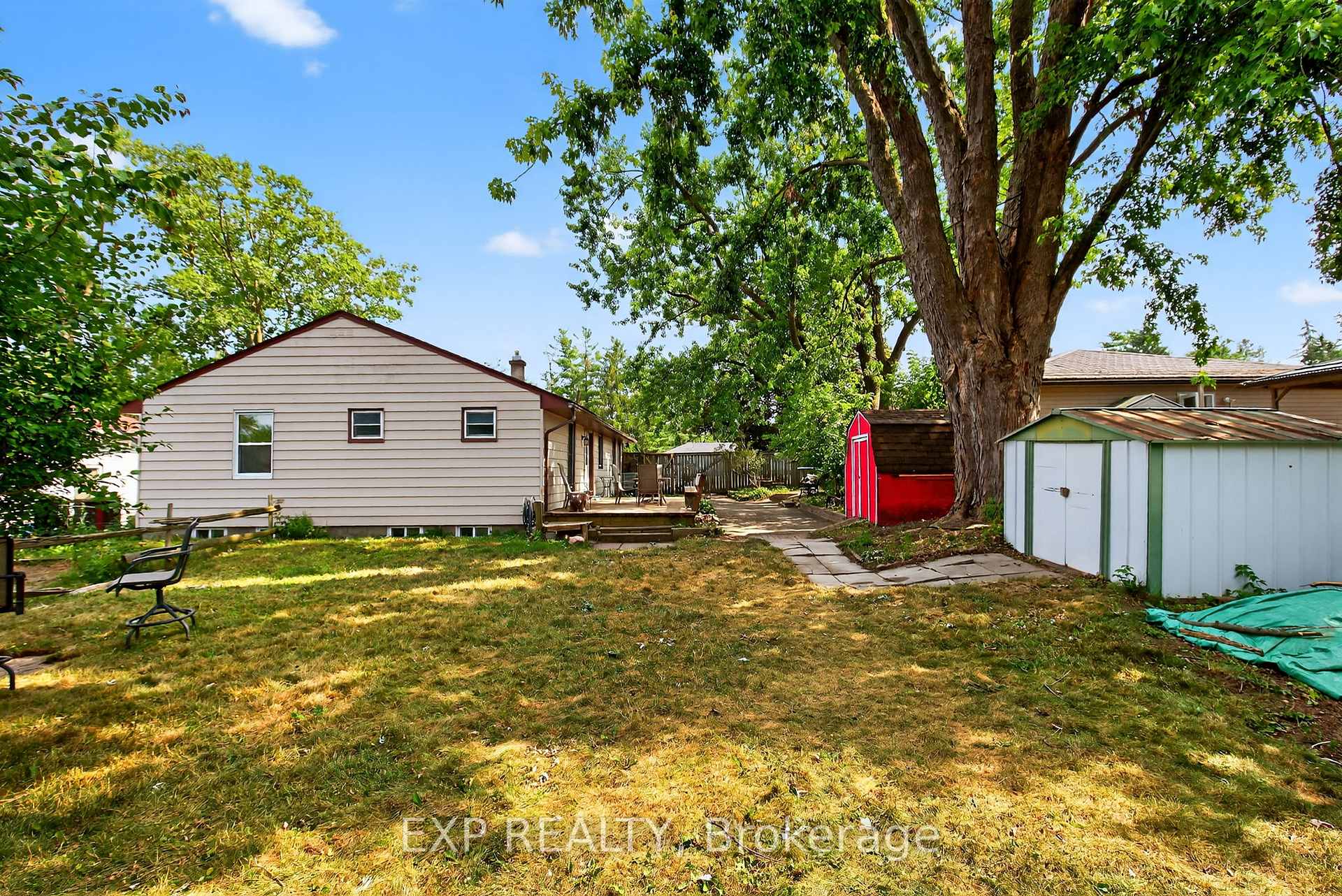 Photo 6 of 192 Little Avenue, Barrie, Allandale Heights — HOMEH