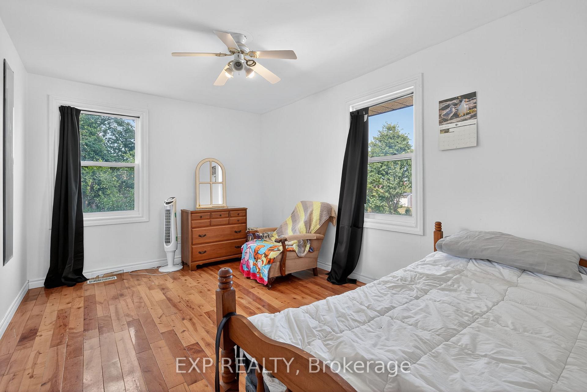 Photo 15 of 192 Little Avenue, Barrie, Allandale Heights — HOMEH
