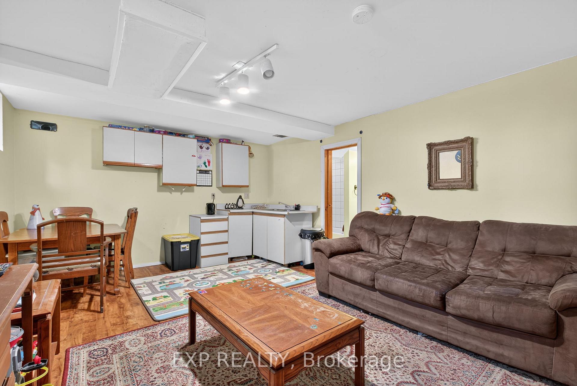 Photo 20 of 192 Little Avenue, Barrie, Allandale Heights — HOMEH