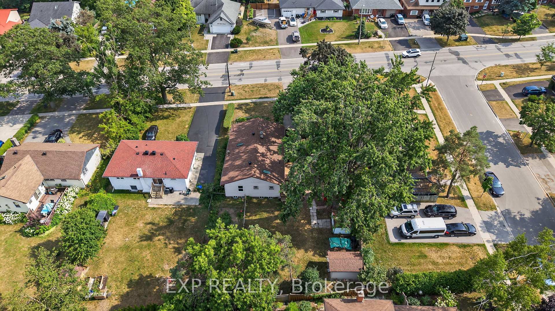 Photo 33 of 192 Little Avenue, Barrie, Allandale Heights — HOMEH
