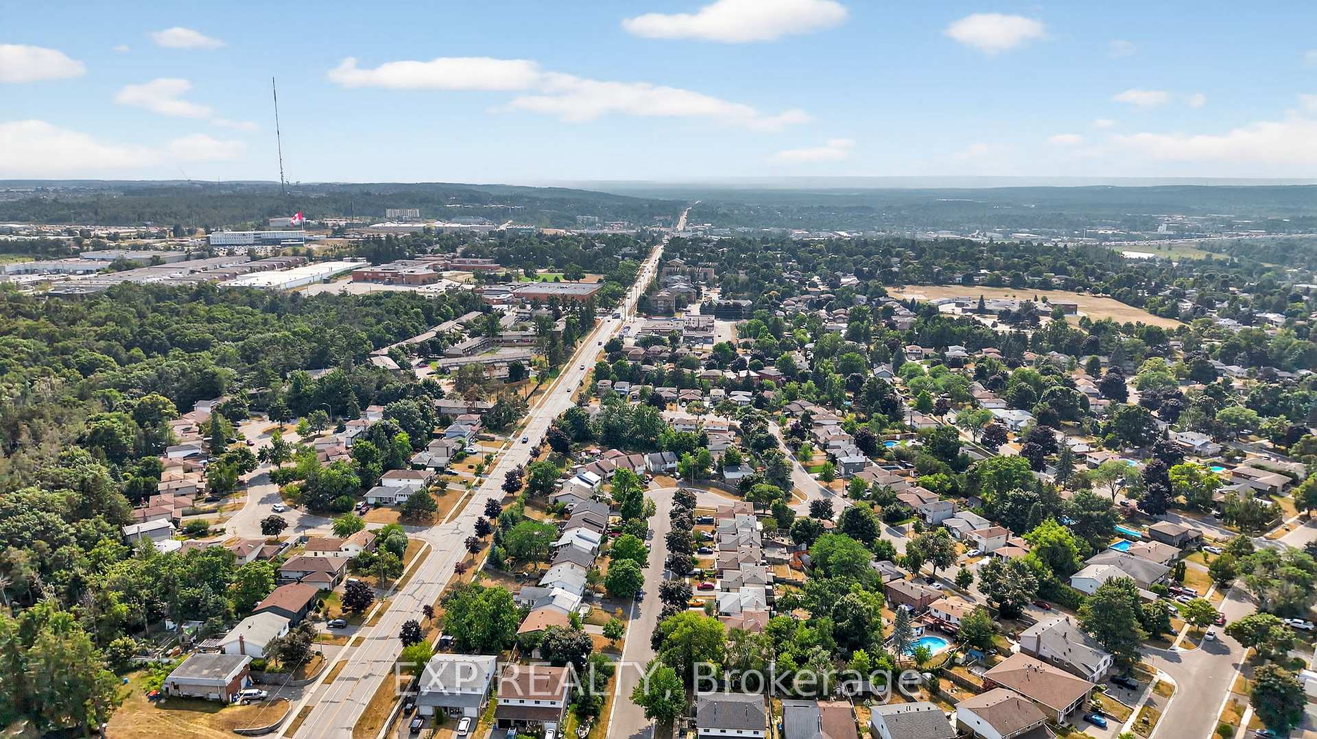 Photo 34 of 192 Little Avenue, Barrie, Allandale Heights — HOMEH