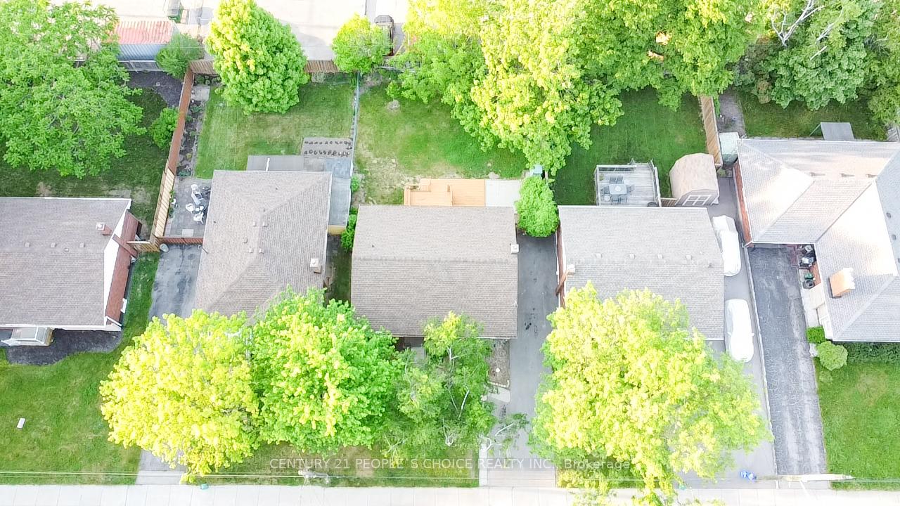 Photo 1 of 7 Hardale Crescent, Hamilton, Huntington — HOMEH