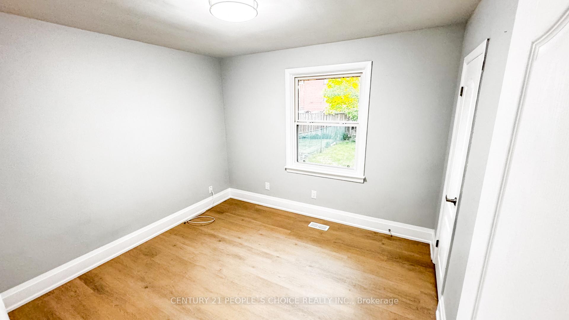 Photo 14 of 7 Hardale Crescent, Hamilton, Huntington — HOMEH