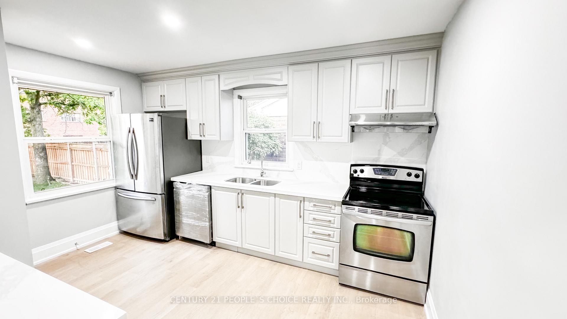 Photo 17 of 7 Hardale Crescent, Hamilton, Huntington — HOMEH