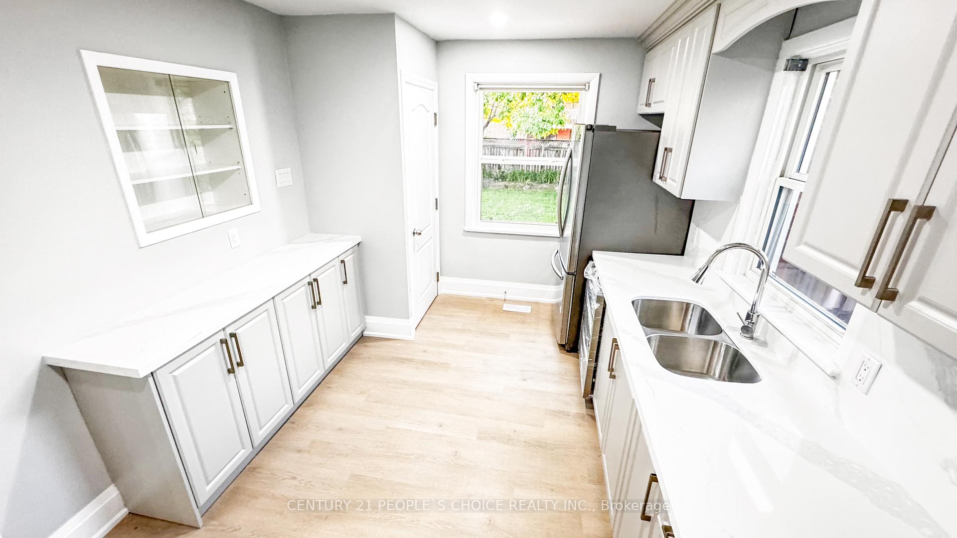 Photo 18 of 7 Hardale Crescent, Hamilton, Huntington — HOMEH