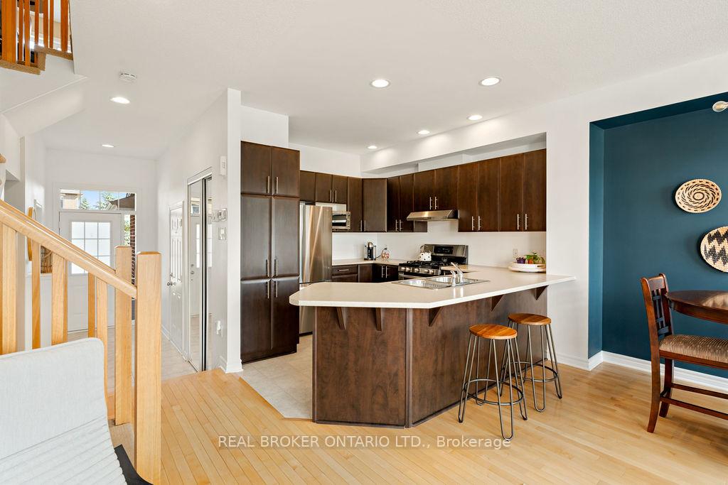 Photo 10 of 238 Jersey Tea Circle, Ottawa, Riverside South/Gloucester Glen — HOMEH