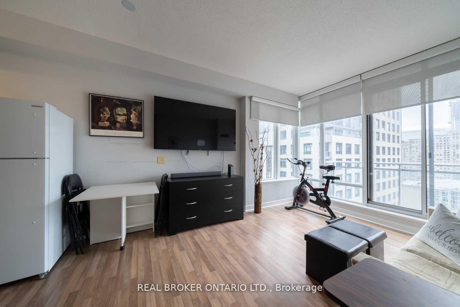 Photo 3 of Unit 2403, 8 Colborne Street, Toronto, Waterfront Communities — HOMEH