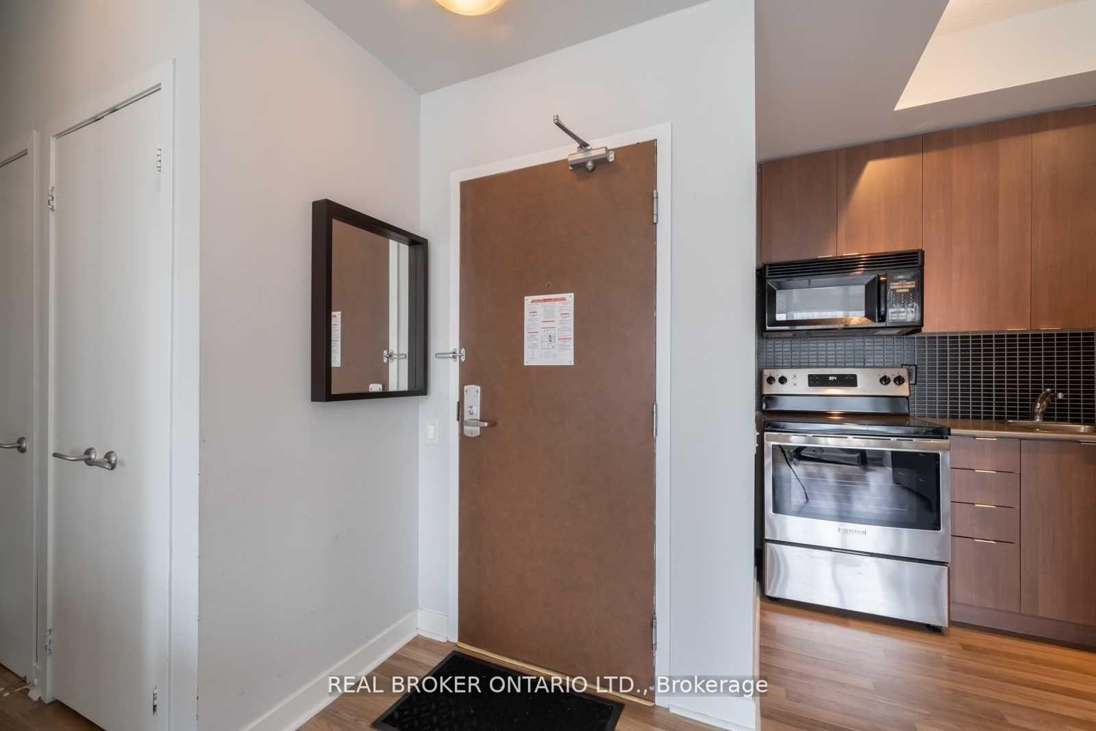 Photo 13 of Unit 2403, 8 Colborne Street, Toronto, Waterfront Communities — HOMEH