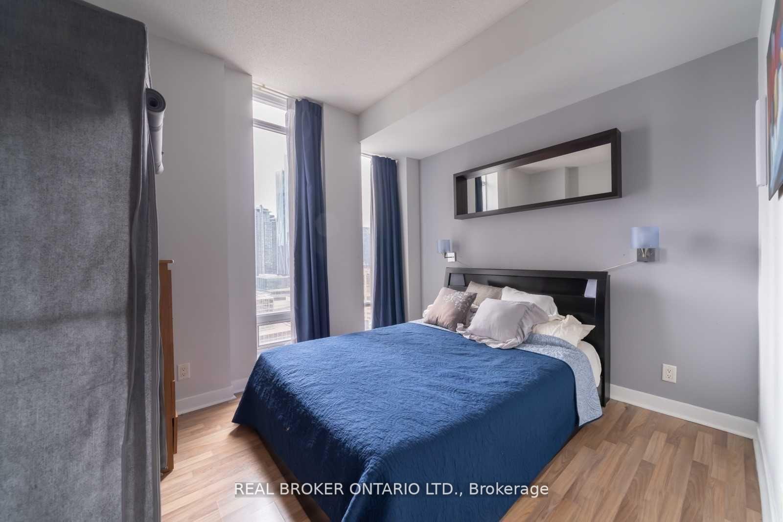 Photo 10 of Unit 2403, 8 Colborne Street, Toronto, Waterfront Communities — HOMEH