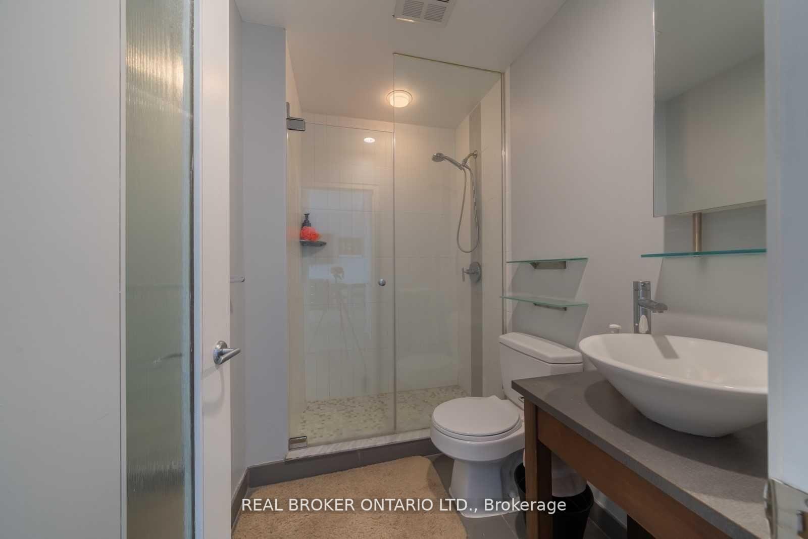 Photo 12 of Unit 2403, 8 Colborne Street, Toronto, Waterfront Communities — HOMEH