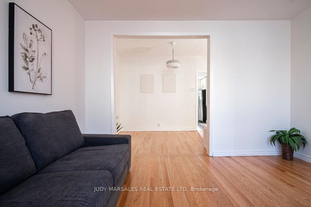 Photo 5 of 325 Hunter Street W, Hamilton, Kirkendall — HOMEH