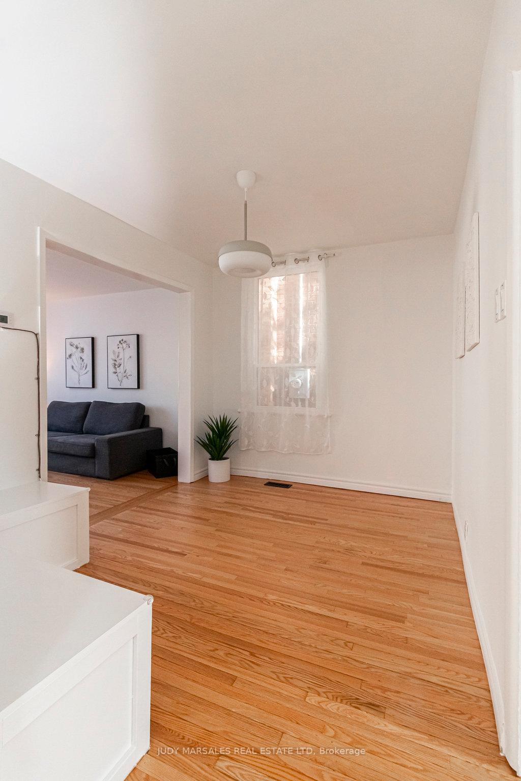 Photo 8 of 325 Hunter Street W, Hamilton, Kirkendall — HOMEH