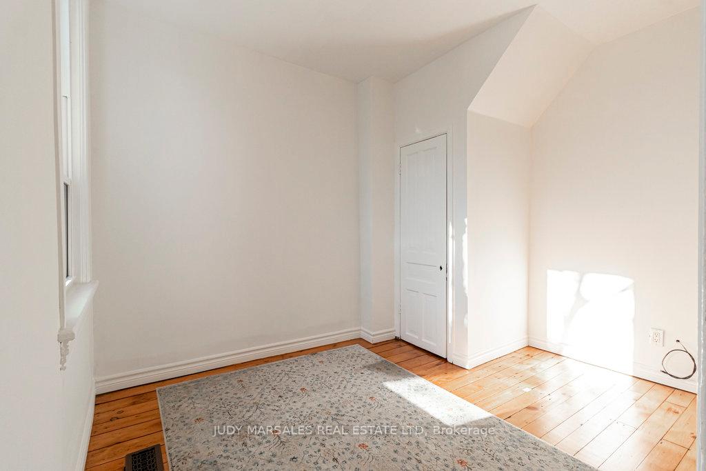 Photo 12 of 325 Hunter Street W, Hamilton, Kirkendall — HOMEH