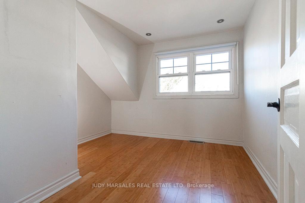 Photo 31 of 325 Hunter Street W, Hamilton, Kirkendall — HOMEH