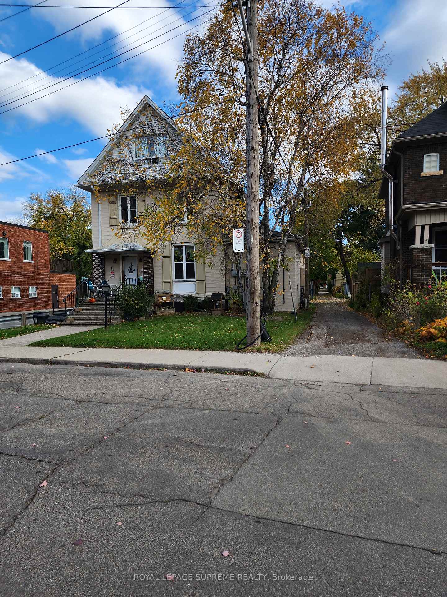 Photo 2 of 11 Springer Avenue, Hamilton, Blakeley — HOMEH