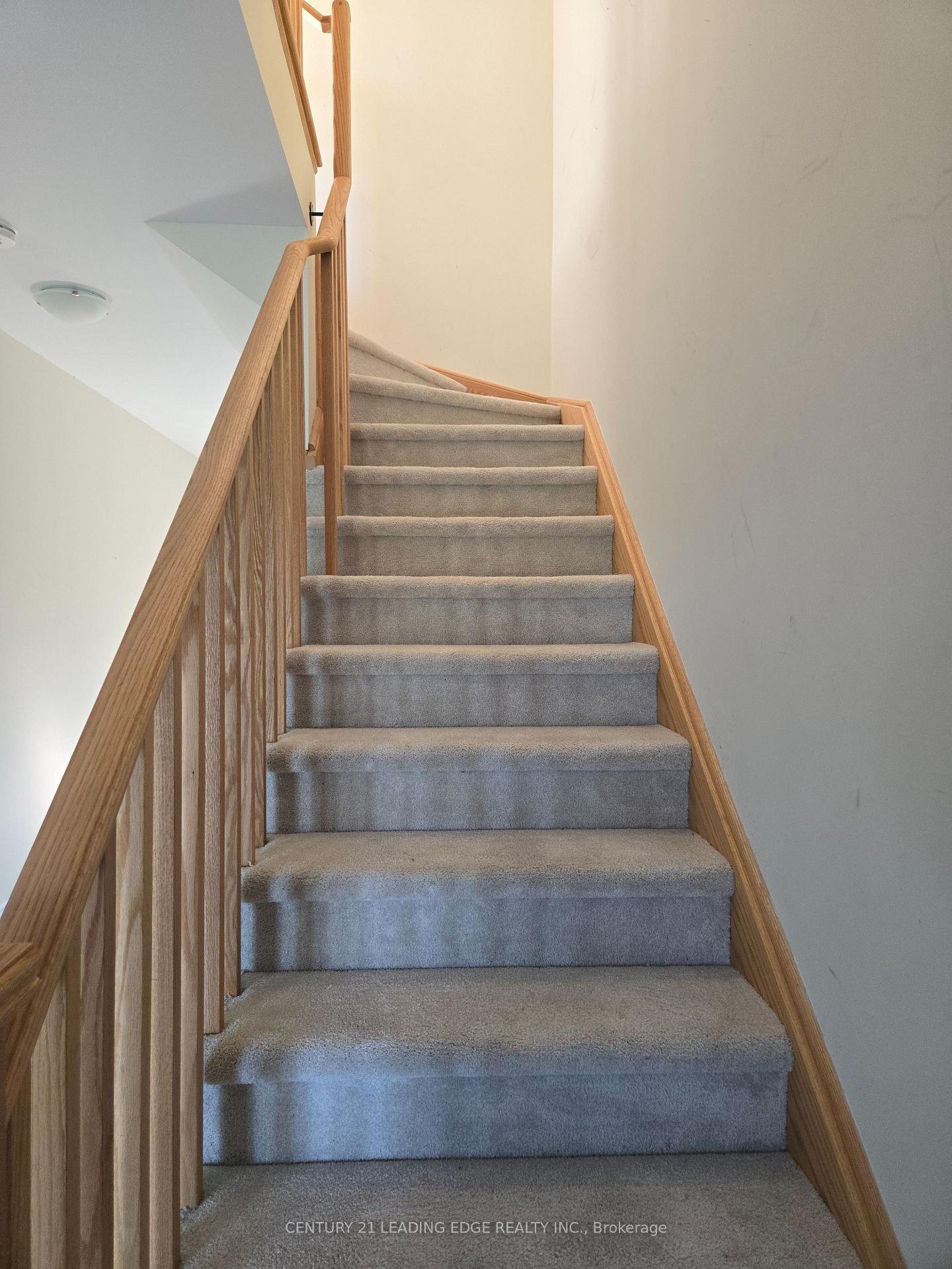 Photo 4 of 90 Senay Circle, Clarington, Courtice — HOMEH
