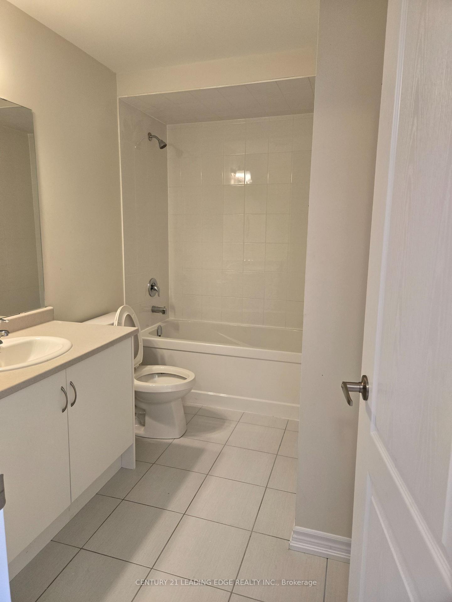 Photo 5 of 90 Senay Circle, Clarington, Courtice — HOMEH