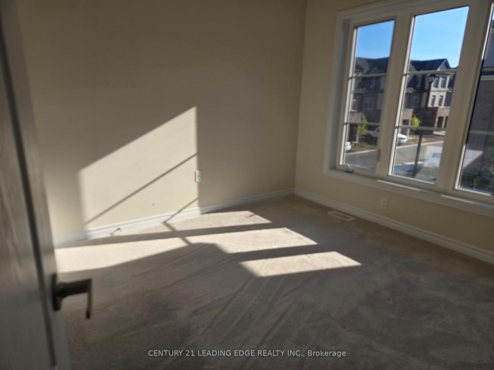 Photo 9 of 90 Senay Circle, Clarington, Courtice — HOMEH