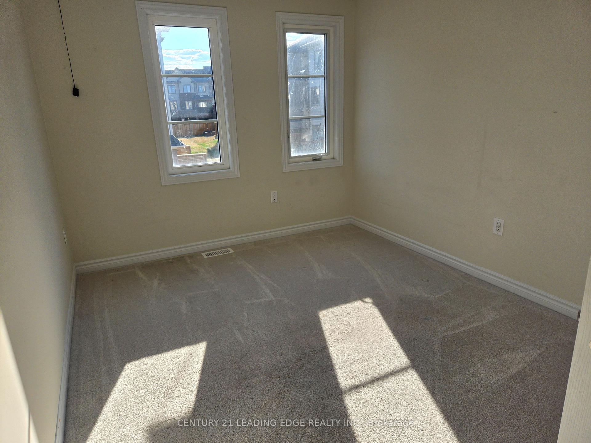 Photo 8 of 90 Senay Circle, Clarington, Courtice — HOMEH