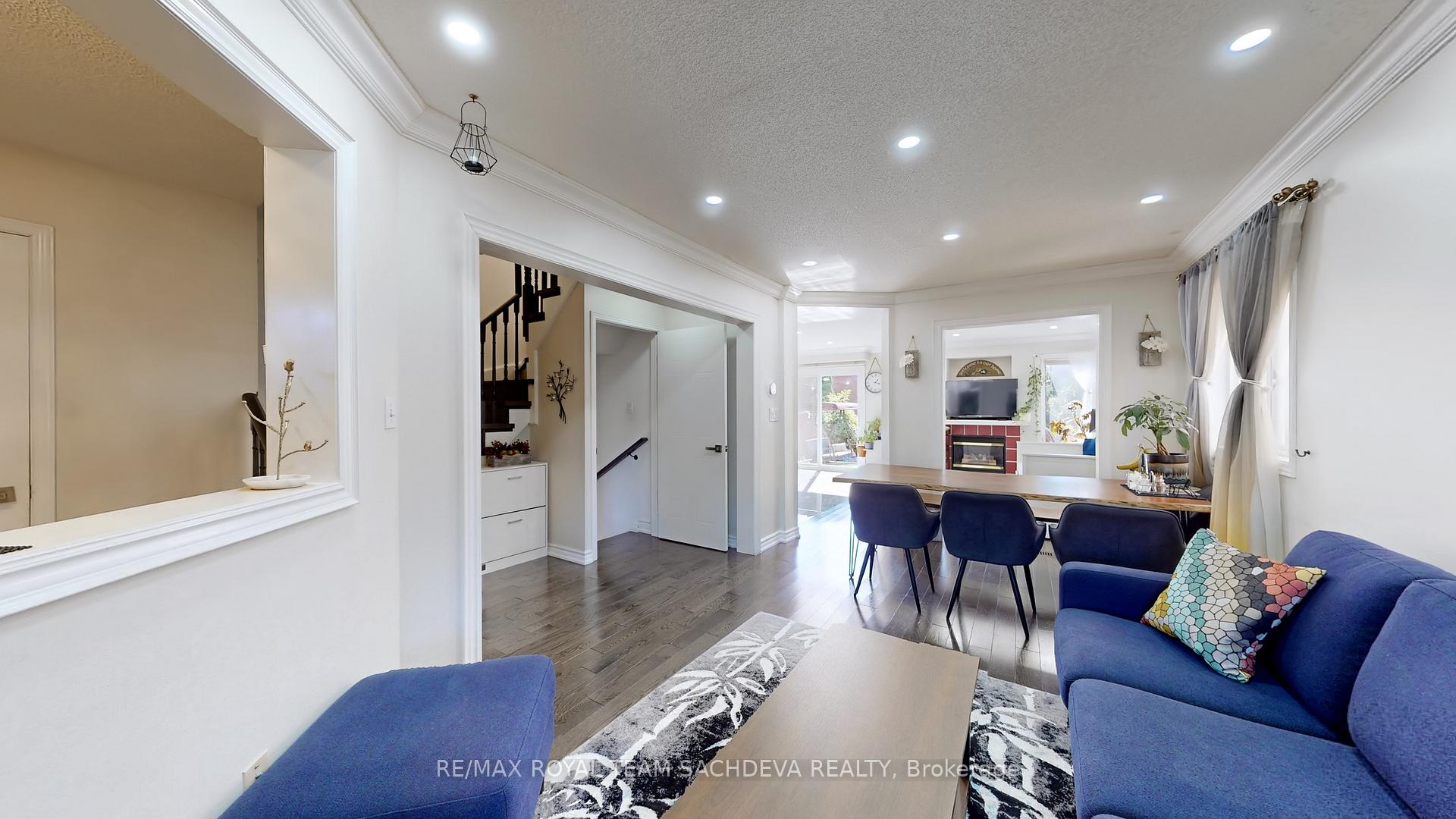 Photo 6 of 51 Monk Crescent, Ajax, Central — HOMEH