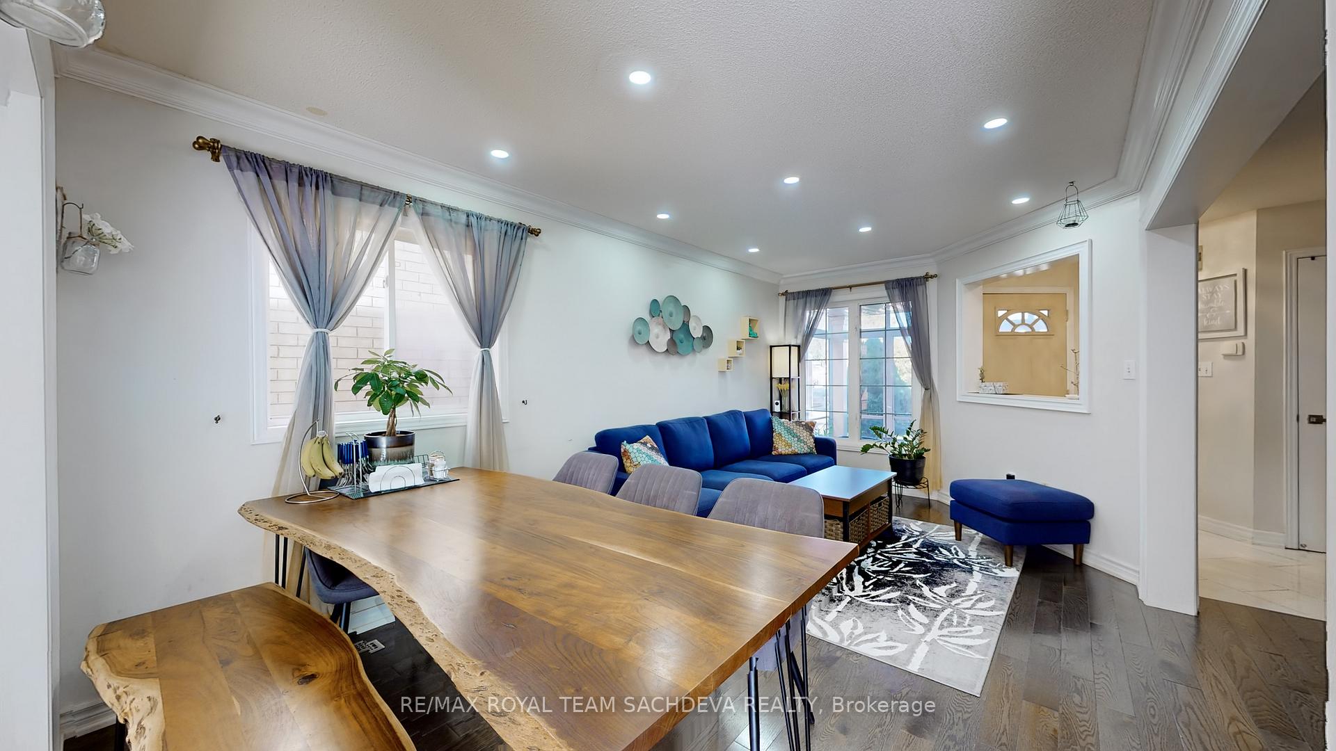 Photo 7 of 51 Monk Crescent, Ajax, Central — HOMEH