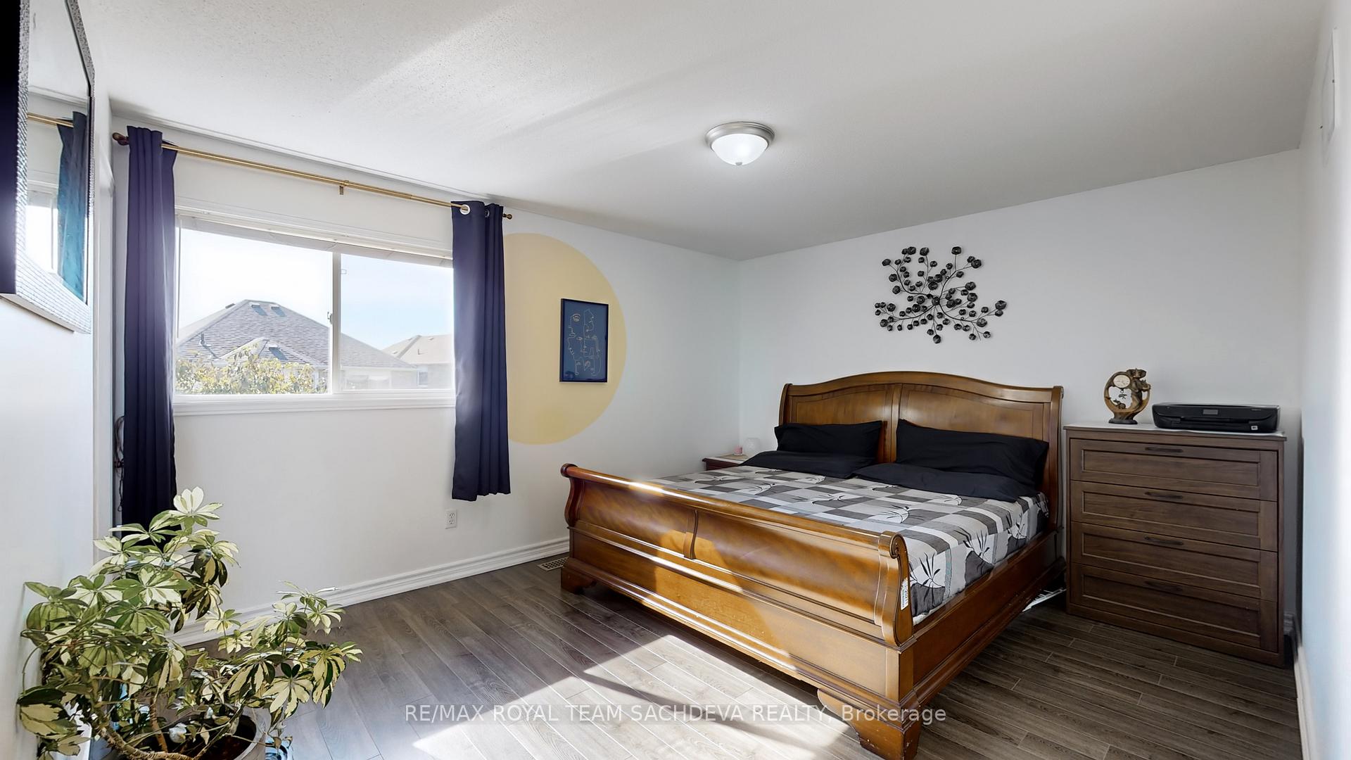 Photo 18 of 51 Monk Crescent, Ajax, Central — HOMEH