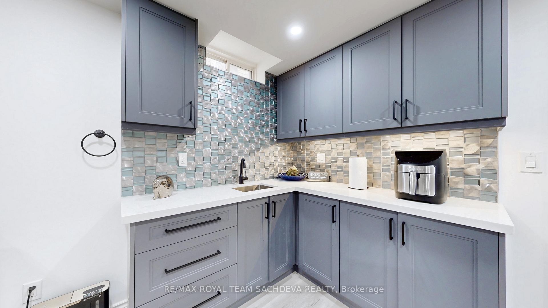 Photo 31 of 51 Monk Crescent, Ajax, Central — HOMEH