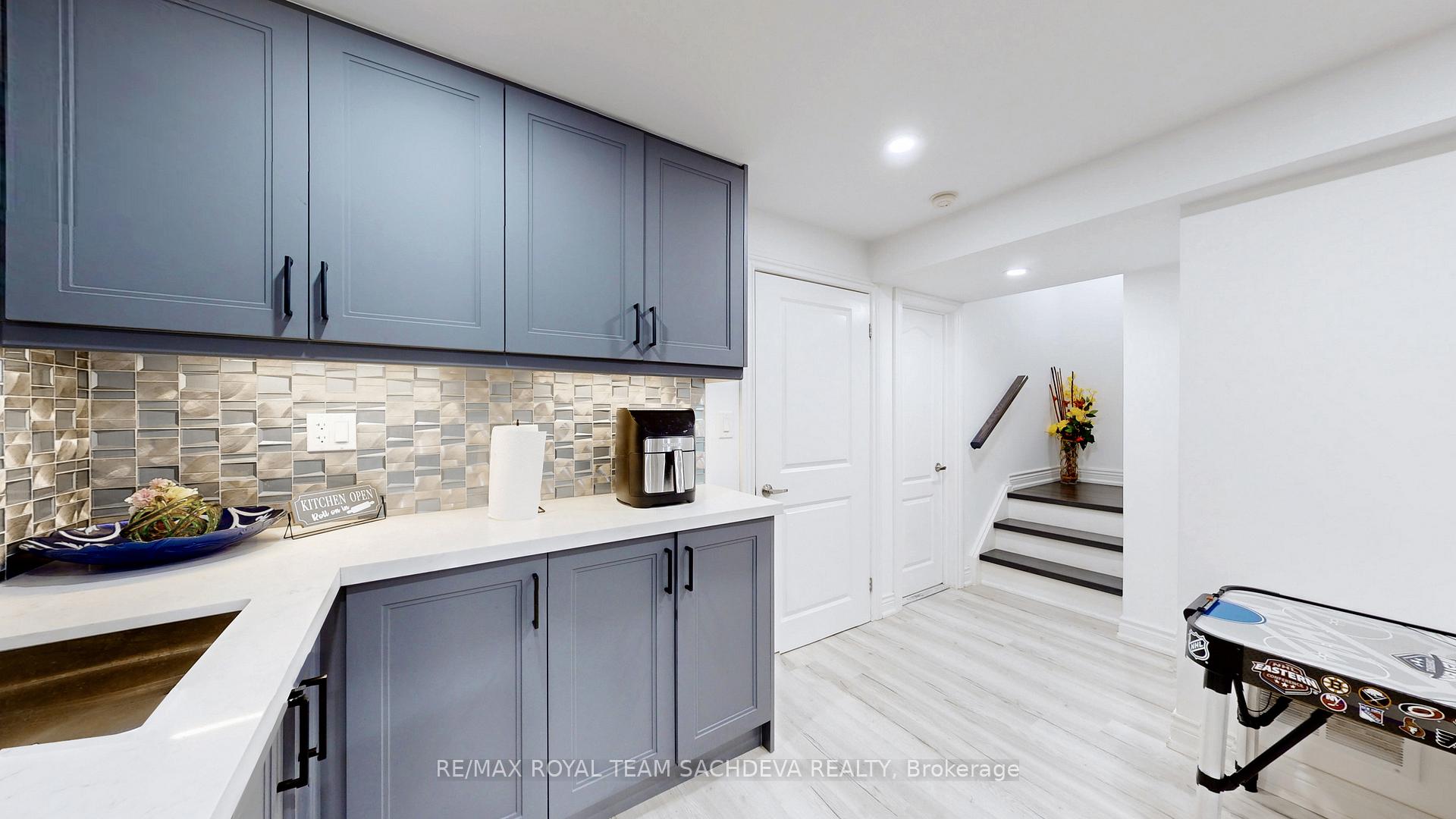 Photo 32 of 51 Monk Crescent, Ajax, Central — HOMEH