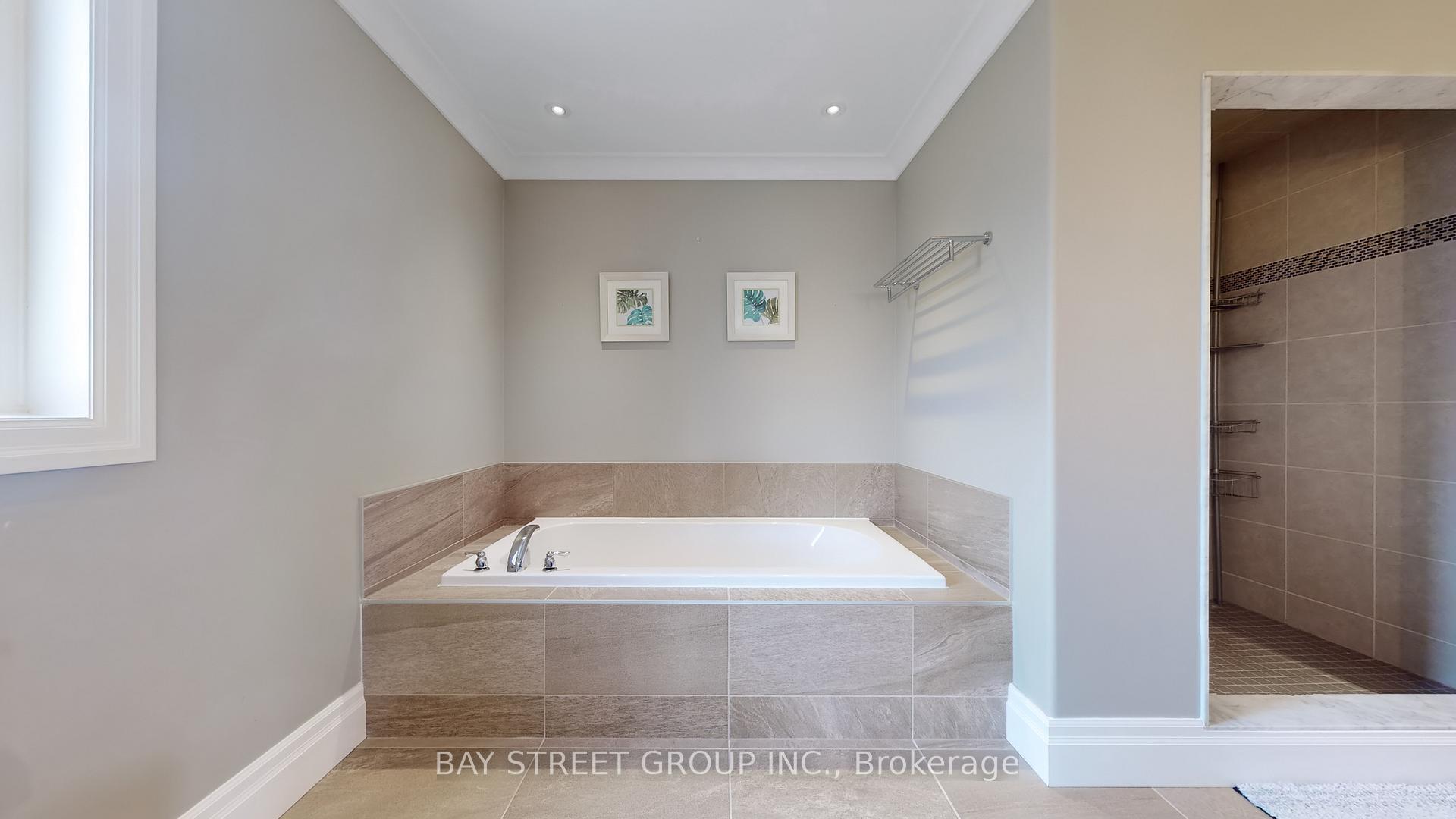 Photo 20 of 208 John Frederick Drive, Hamilton, Meadowlands — HOMEH