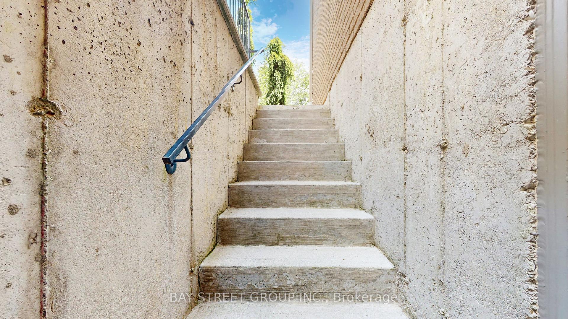 Photo 51 of 208 John Frederick Drive, Hamilton, Meadowlands — HOMEH