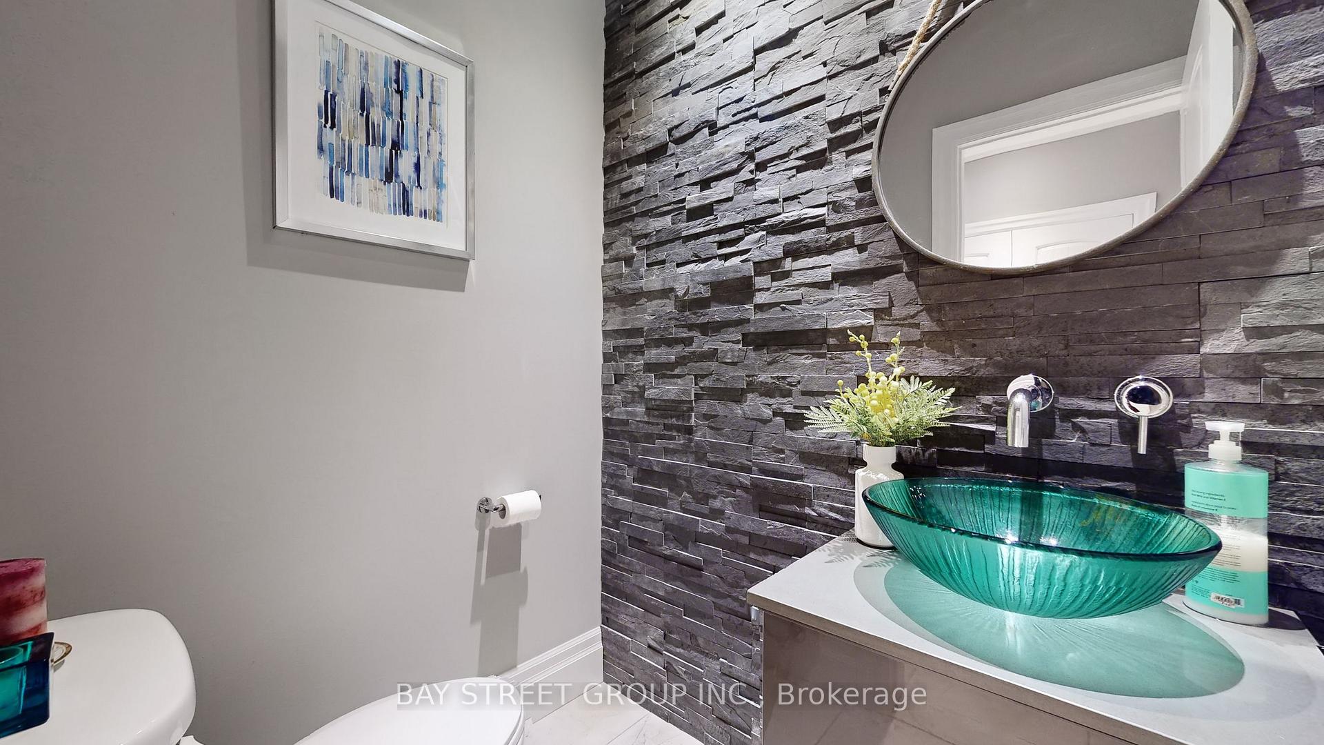 Photo 33 of 208 John Frederick Drive, Hamilton, Meadowlands — HOMEH