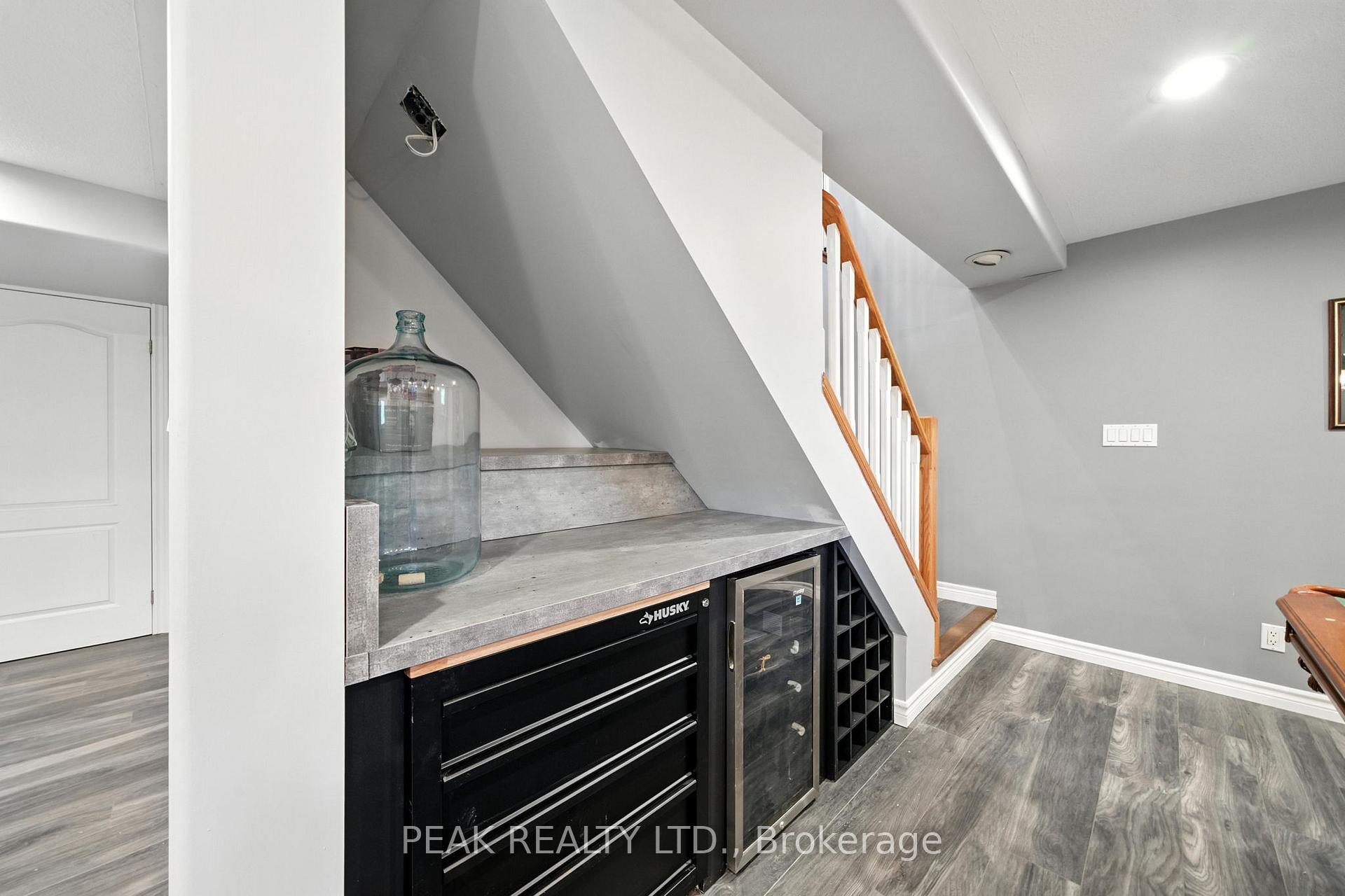 Photo 34 of 28 Macpherson Drive, Brant, Paris — HOMEH