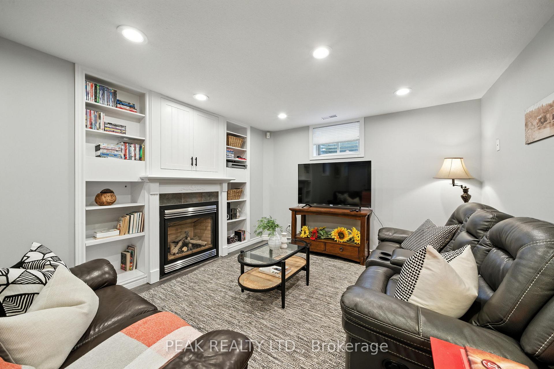 Photo 35 of 28 Macpherson Drive, Brant, Paris — HOMEH