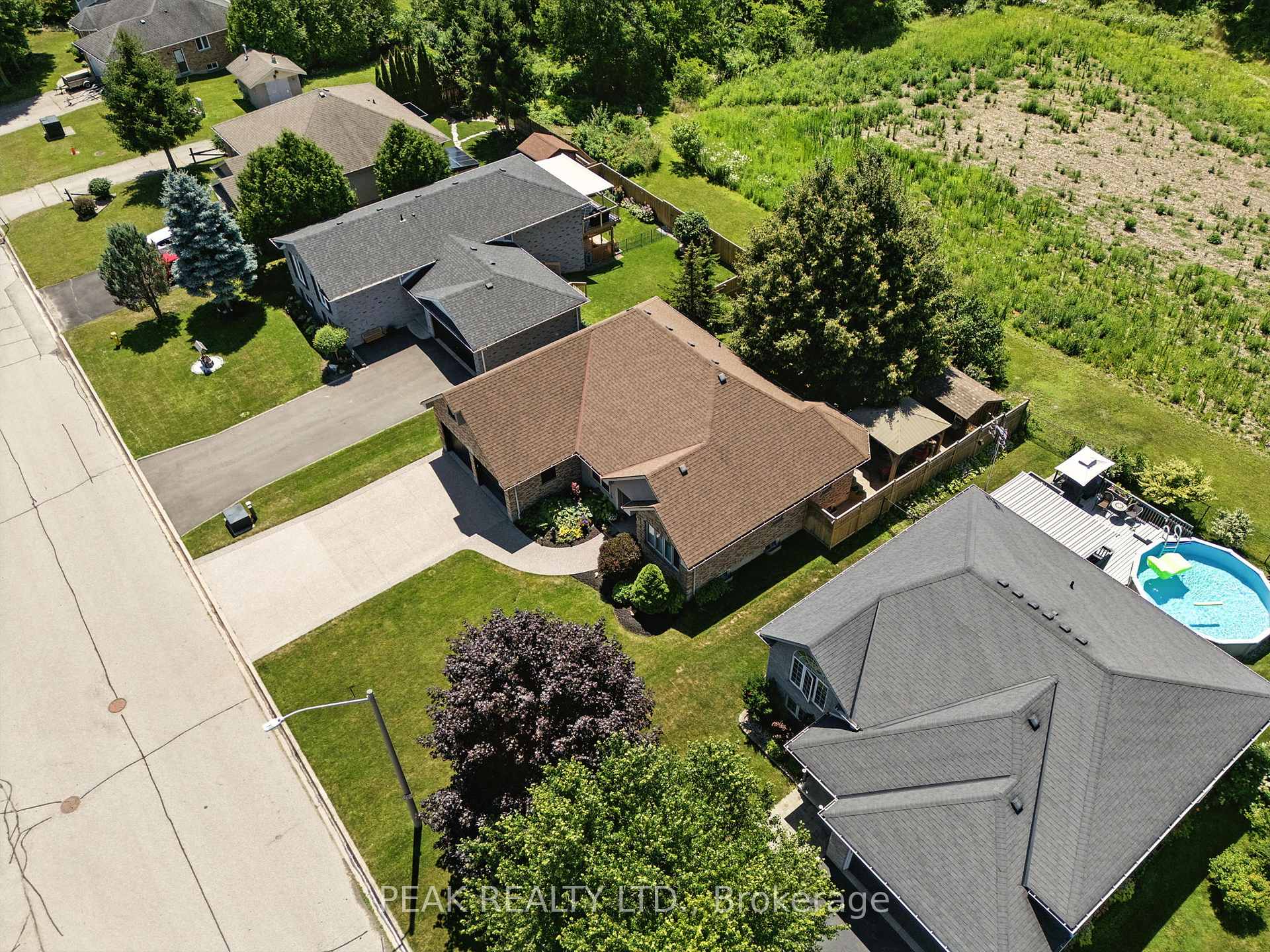Photo 49 of 28 Macpherson Drive, Brant, Paris — HOMEH