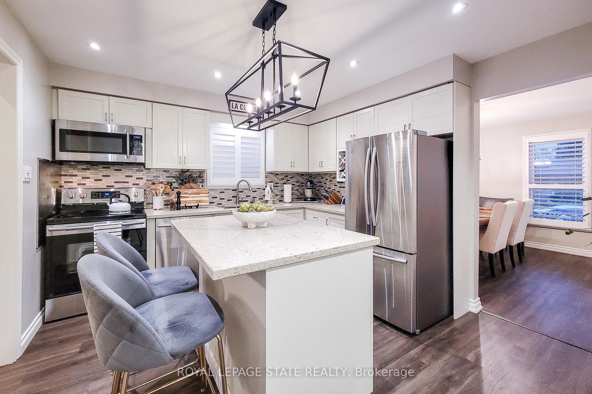 Photo 7 of 51 Branthaven Drive, Hamilton, Stoney Creek Mountain — HOMEH